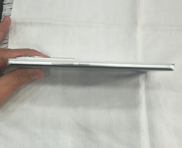 Vivo V40 | 12 / 256 Gb