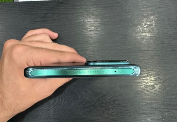 Vivo V30 | 12 / 256 Gb
