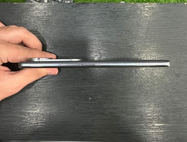Vivo V40 | 12 / 256 Gb