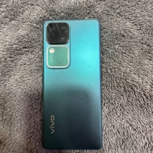 Vivo V30 | 12 / 256 GB