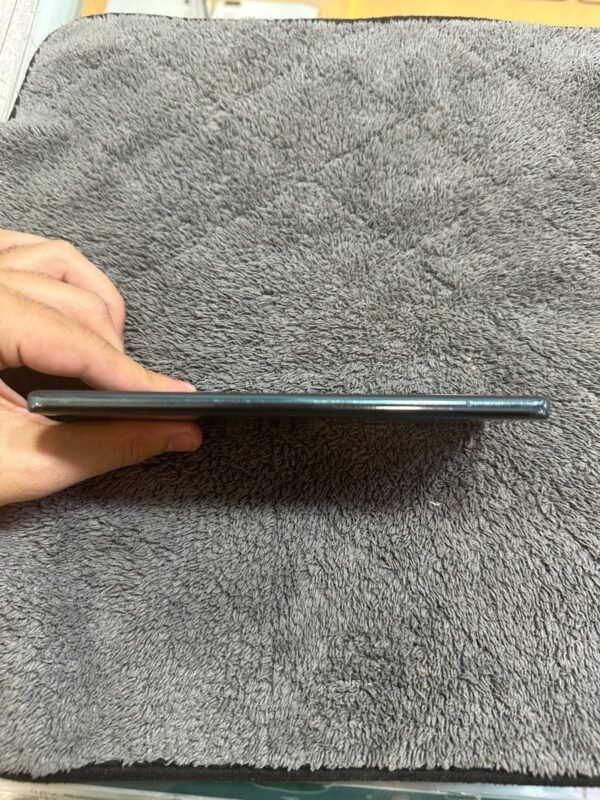 Vivo V30 | 12 / 256 GB