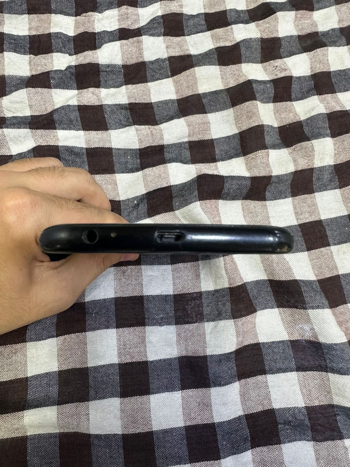 Samsung J4 | 2 / 16 GB